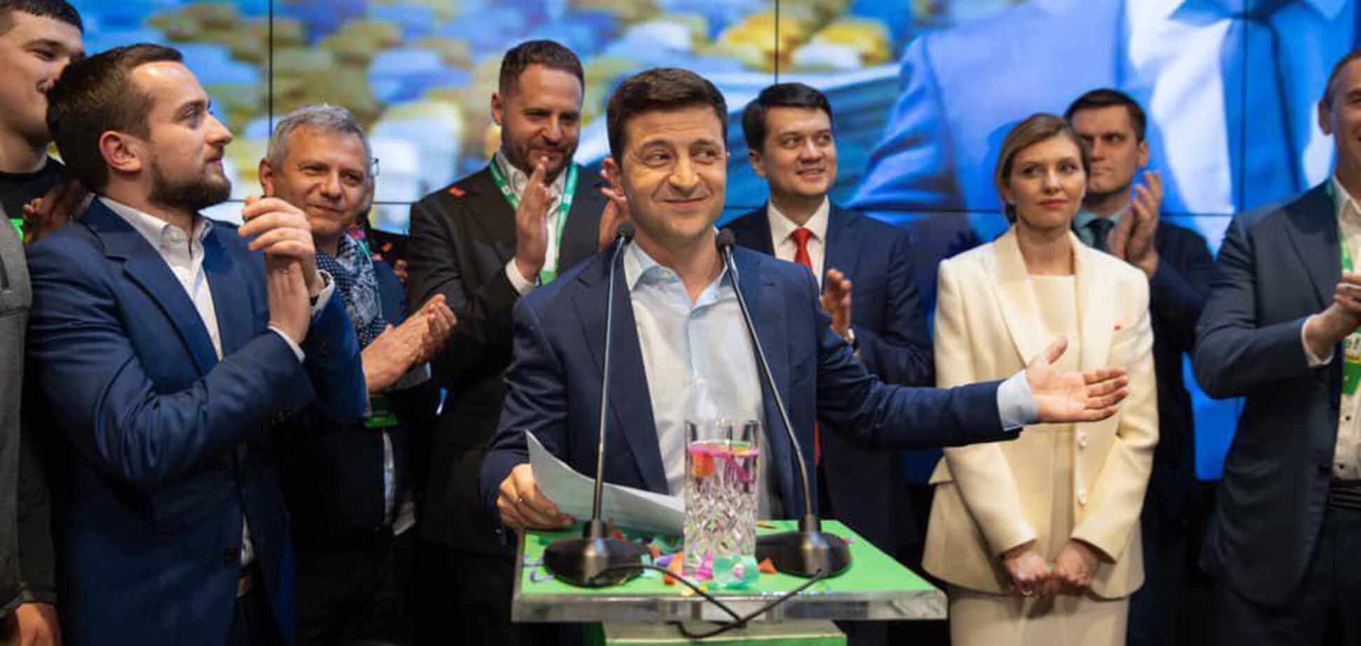 Зеленский хочет переехать из Киева, сократить АП и избавиться от кортежа