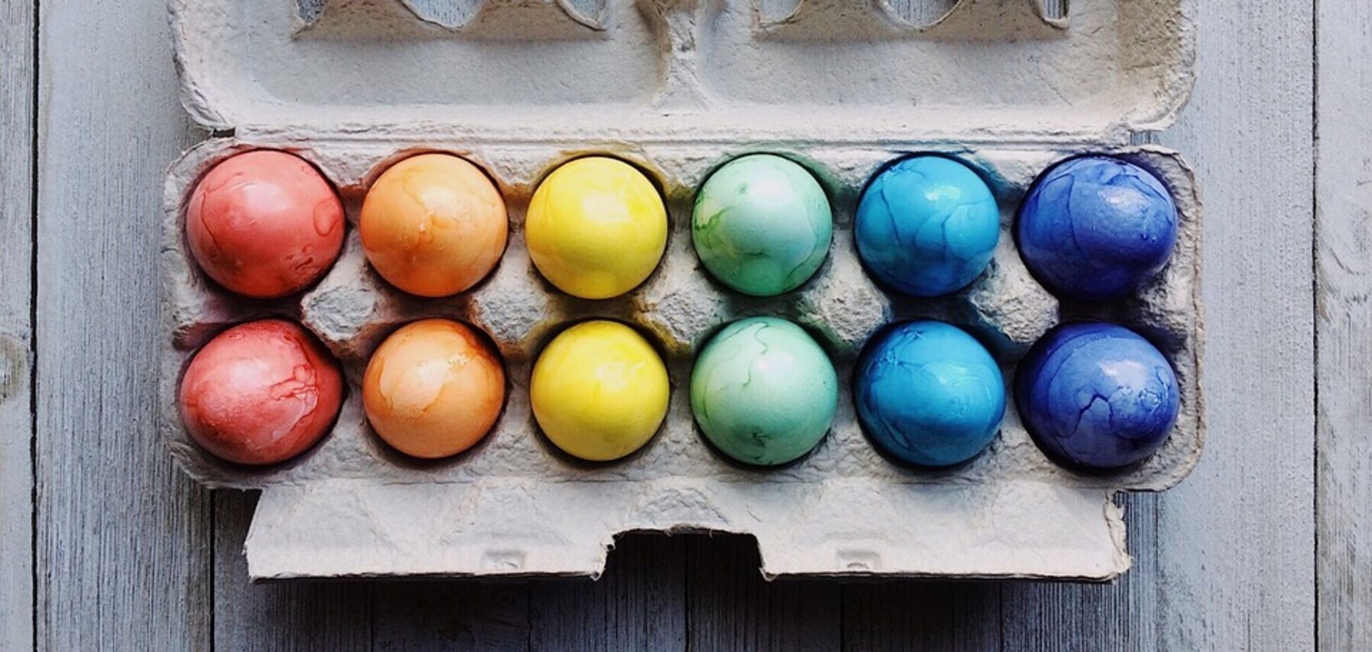 Готовимся к Пасхе: как сделать яркие крашенки без химических красителей