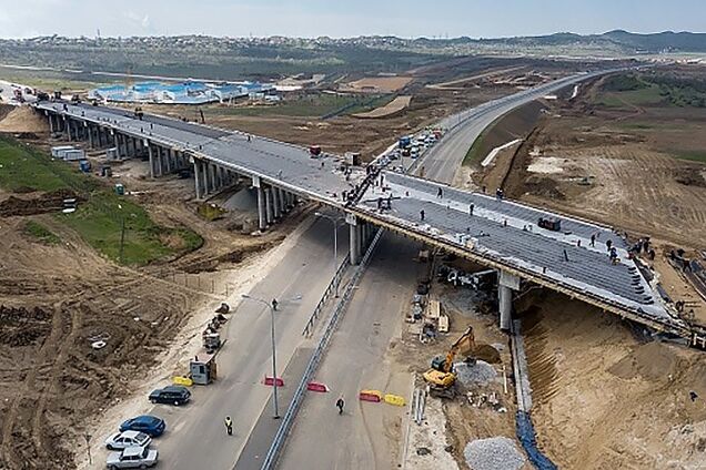 'Баби ще народять!' У Криму відкрили недобудовану 'трасу смерті'
