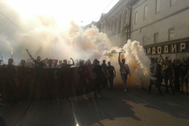 Болельщики прошли по Харькову, скандируя 'Путин – х**ло'