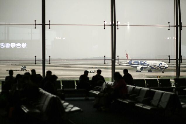 Російські туристи застрягли по дорозі з Китаю