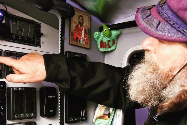 'Вжимаюсь и жду': известный путешественник впервые прокомментировал жуткое ЧП в океане