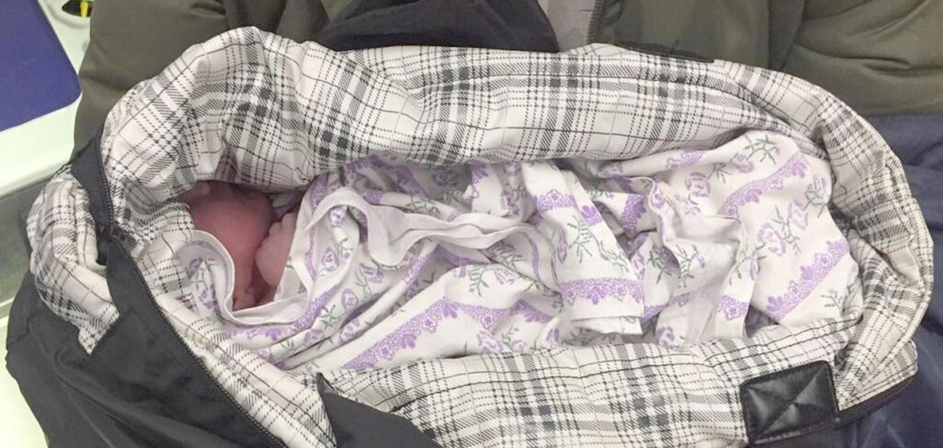 В Киеве на улице бросили новорожденного малыша: первые подробности