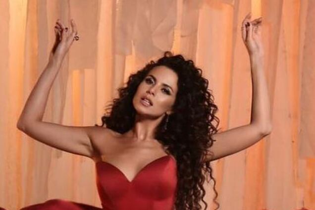 'Бомба!' Каменских в откровенном наряде привела фанов в восторг