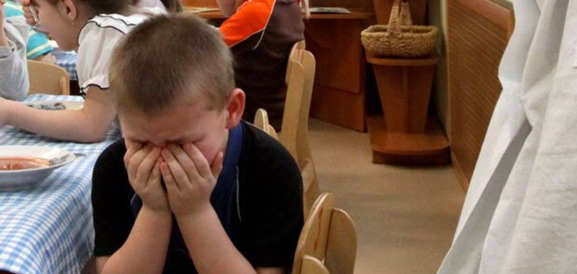 'Сделаю из тебя котлету!' В Киеве разгорелся скандал вокруг одного из детских садов