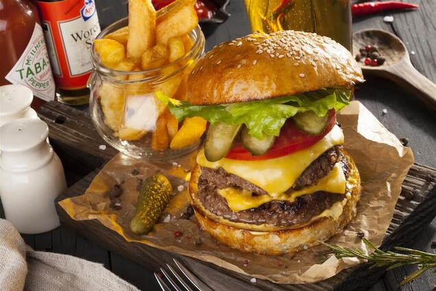 Гірше сигарет: названа нова небезпека неправильного харчування