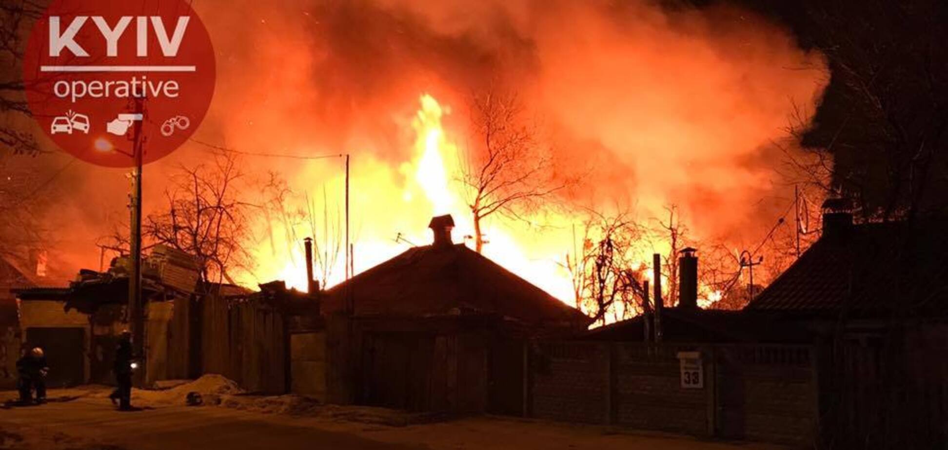 Горять будинки і дерева: в Києві прогриміли численні вибухи. Фото і відео