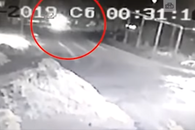 'Вернулась и переехала еще раз': пьяная женщина за рулем устроила жуткое ДТП. Видео