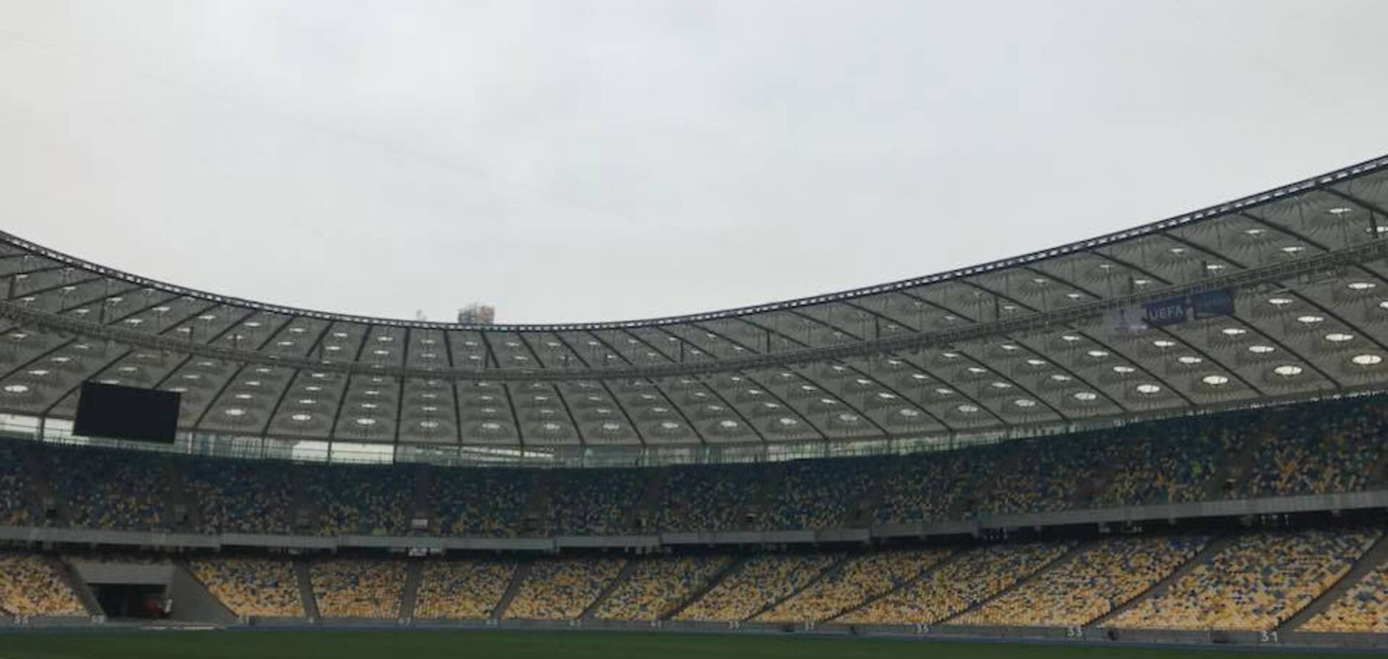 НСК 'Олімпійський' почали готувати до дебатів Зеленського і Порошенка: перші фото