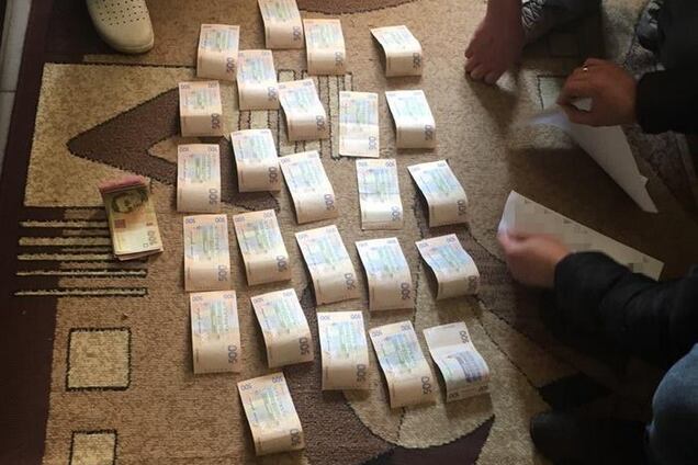 Взятка 'в рассрочку': во Львове врач вымогала деньги у больных детей