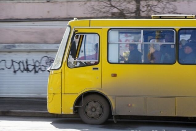 "Протягнув двері і поїхав!" Вчинок водія на Дніпропетровщині викликав гнів мережі