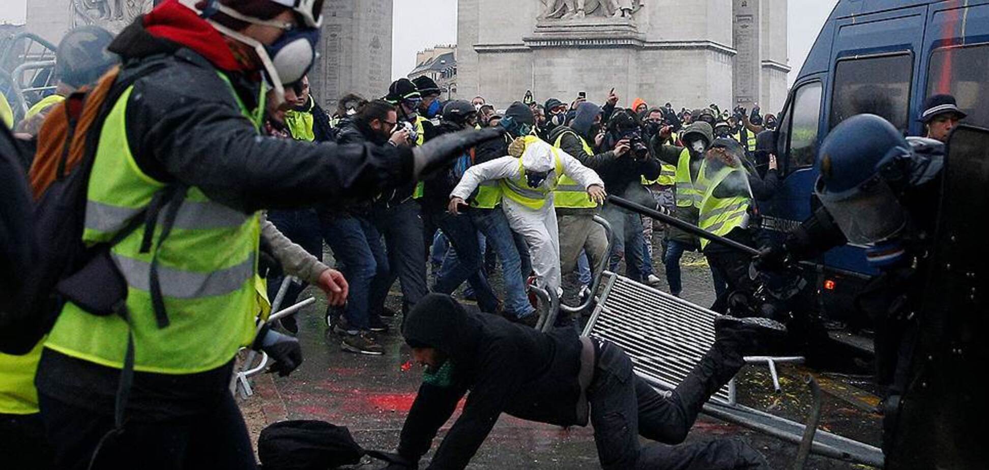 Протести в Парижі