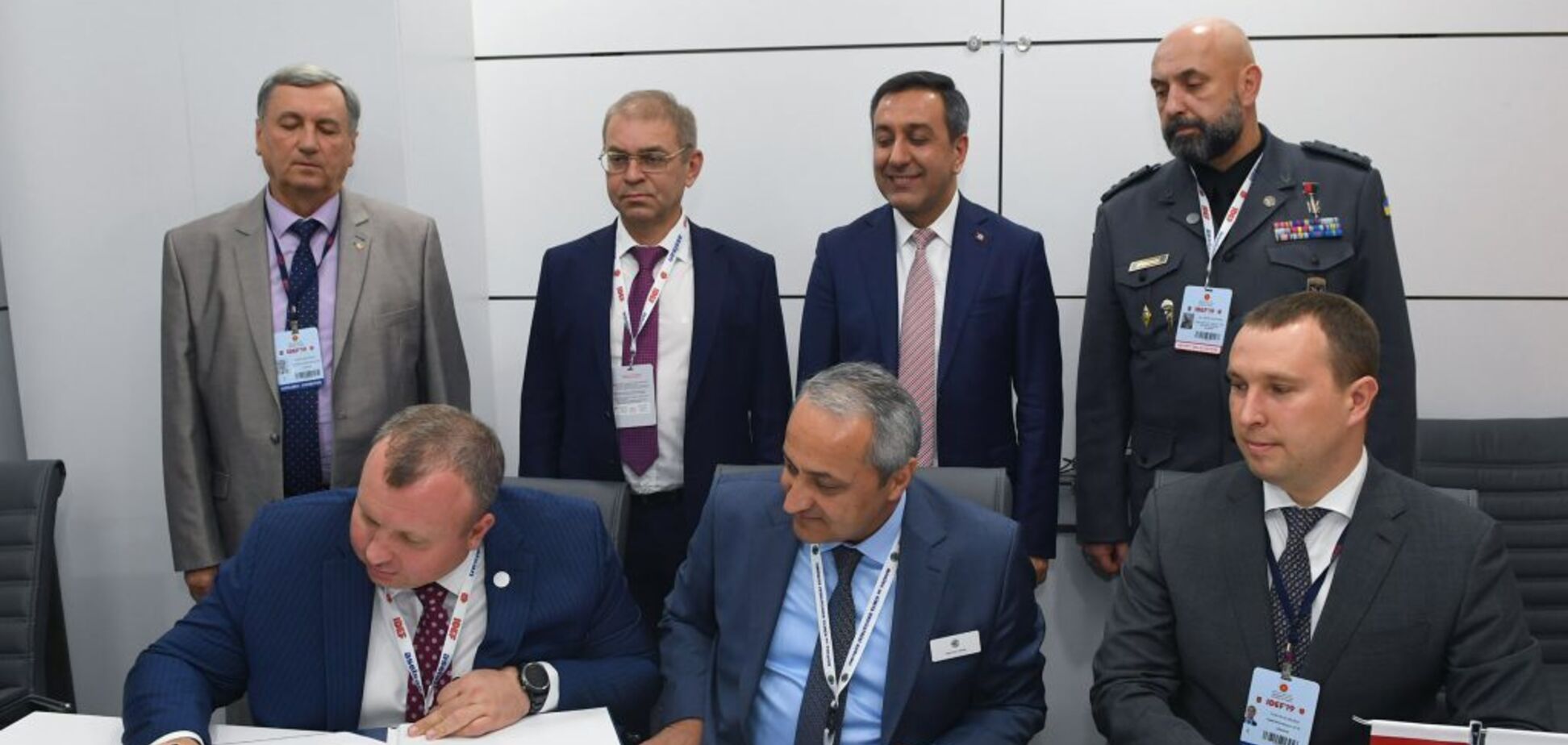 Україна і Туреччина підписали контракт на поставку ракет