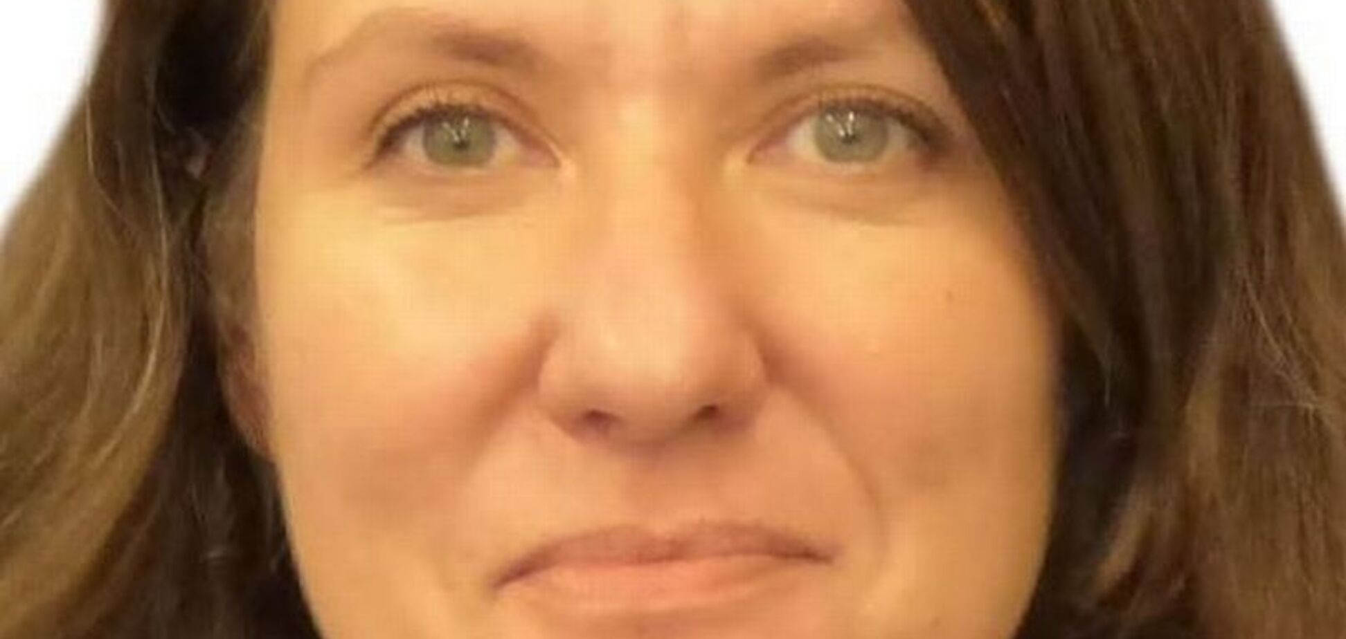 Вчителька під марихуаною пішла на обгін шкільного автобуса і розбилася