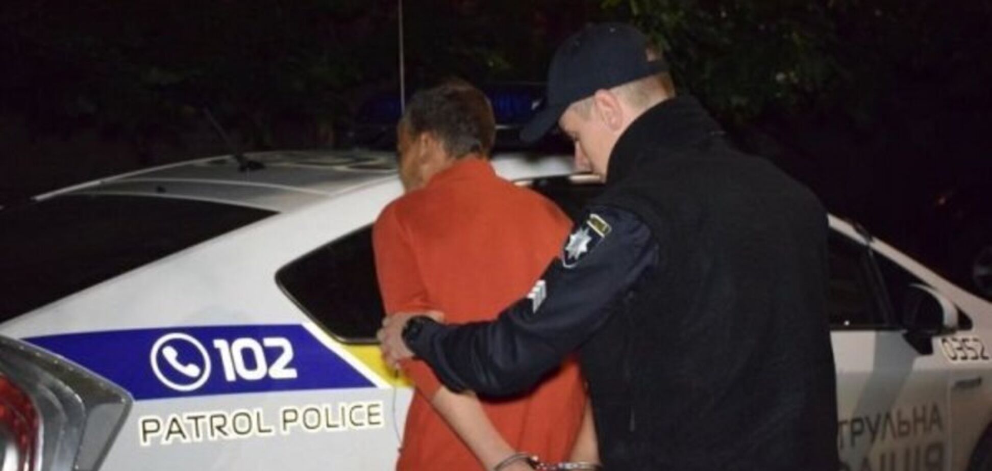 Син викинув матір з балкона