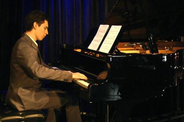 Живе в США, працює з лауреатом 'Греммі': син відомого в Україні журналіста випустив дебютний кліп