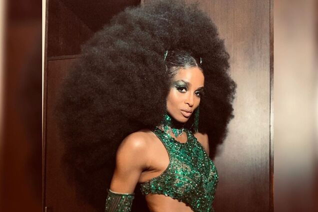 Американська співачка знялася без трусів у провокаційній фотосесії