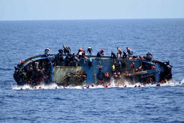 В Средиземном море случилась крупнейшая трагедия с беженцами: погибли 65 человек