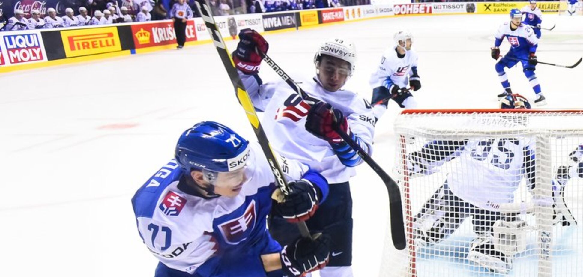 Чемпіонат світу з хокею стартував із грандіозної сенсації