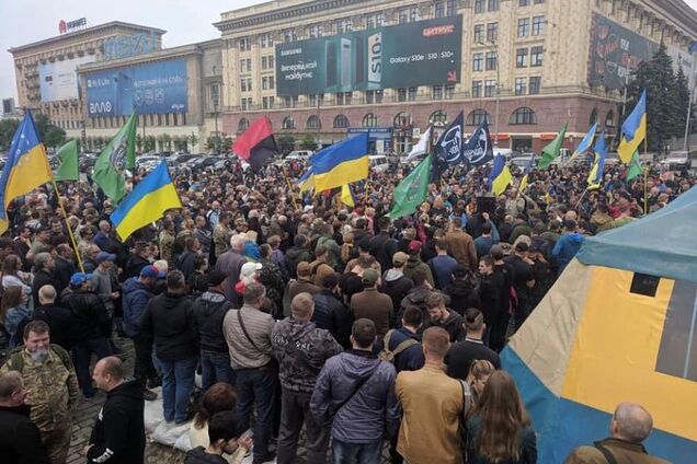 'Для меня это честь': Геращенко вмешалась в скандал с волонтерской палаткой в Харькове