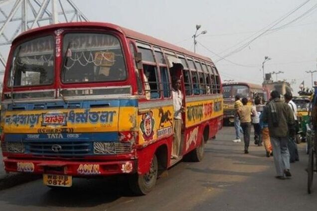 В Індії розбився весільний автобус: багато жертв і постраждалих