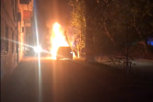 В Киеве сожгли машину политолога из Крыма