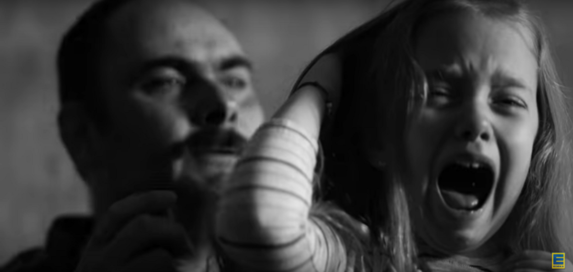 'Спасибо, что не папа': в Германии разгорелся громкий скандал из-за Дня матери. Видеофакт