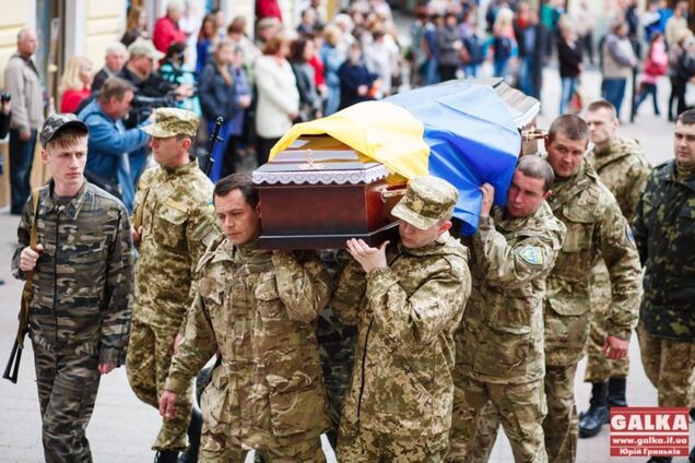 Поховання загиблого на Донбасі бійця 72 ОМБр Тараса Шевченка, Івано-Франківськ, 28 травня 2 2015 року