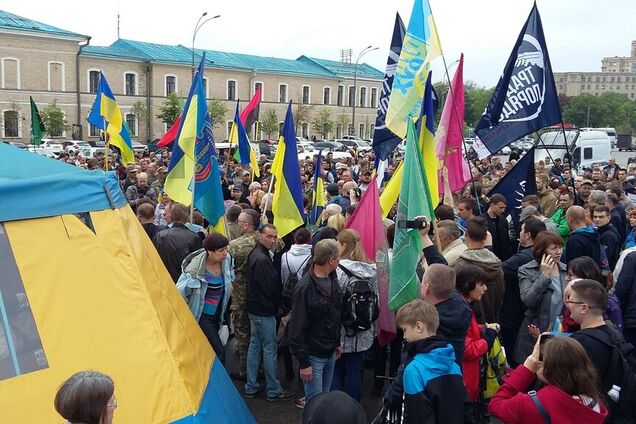 Скандал із волонтерським наметом у Харкові: в поліції прийняли рішення