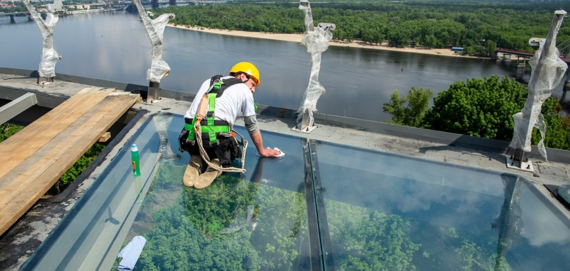 'Великолепный вид!' Новый мост в Киеве будет иметь стеклянный пол 