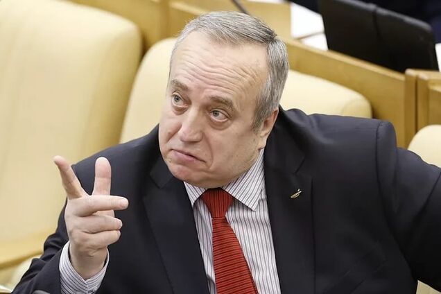 Сенатор России призвал Украину ставить памятники "зеленым человечкам"