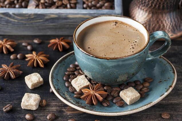 Скільки чашок кави за день можна пити: вчені назвали кількість
