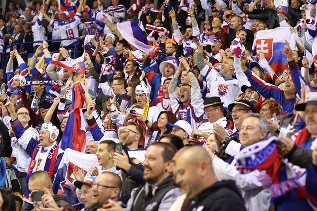 'Як мавпи!' На чемпіонаті світу з хокею спалахнув гучний скандал: відеофакт