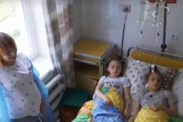 Непритомніли: у житомирській школі десятки дітей отруїли невідомою речовиною