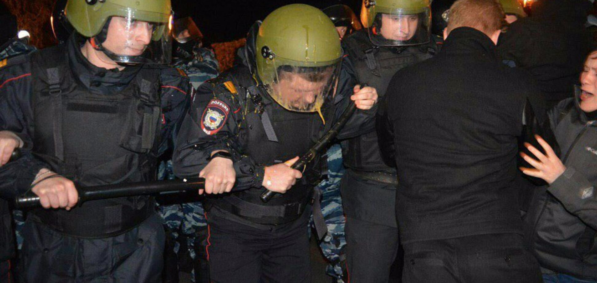 'Церковний майдан' у РФ: силовики пішли в наступ, багато затриманих. Фото і відео