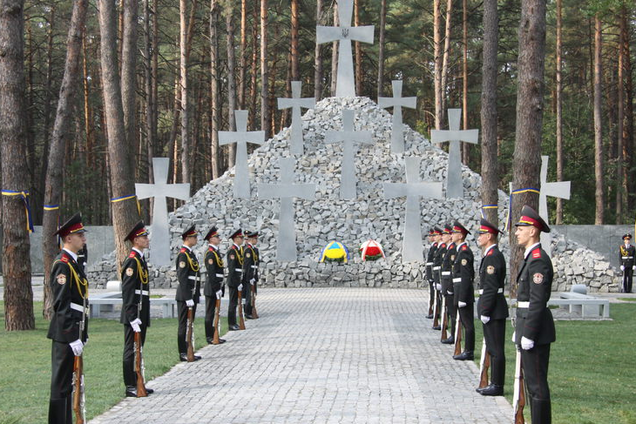 В Украине почтили память жертв политических репрессий: что нужно знать о траурной дате