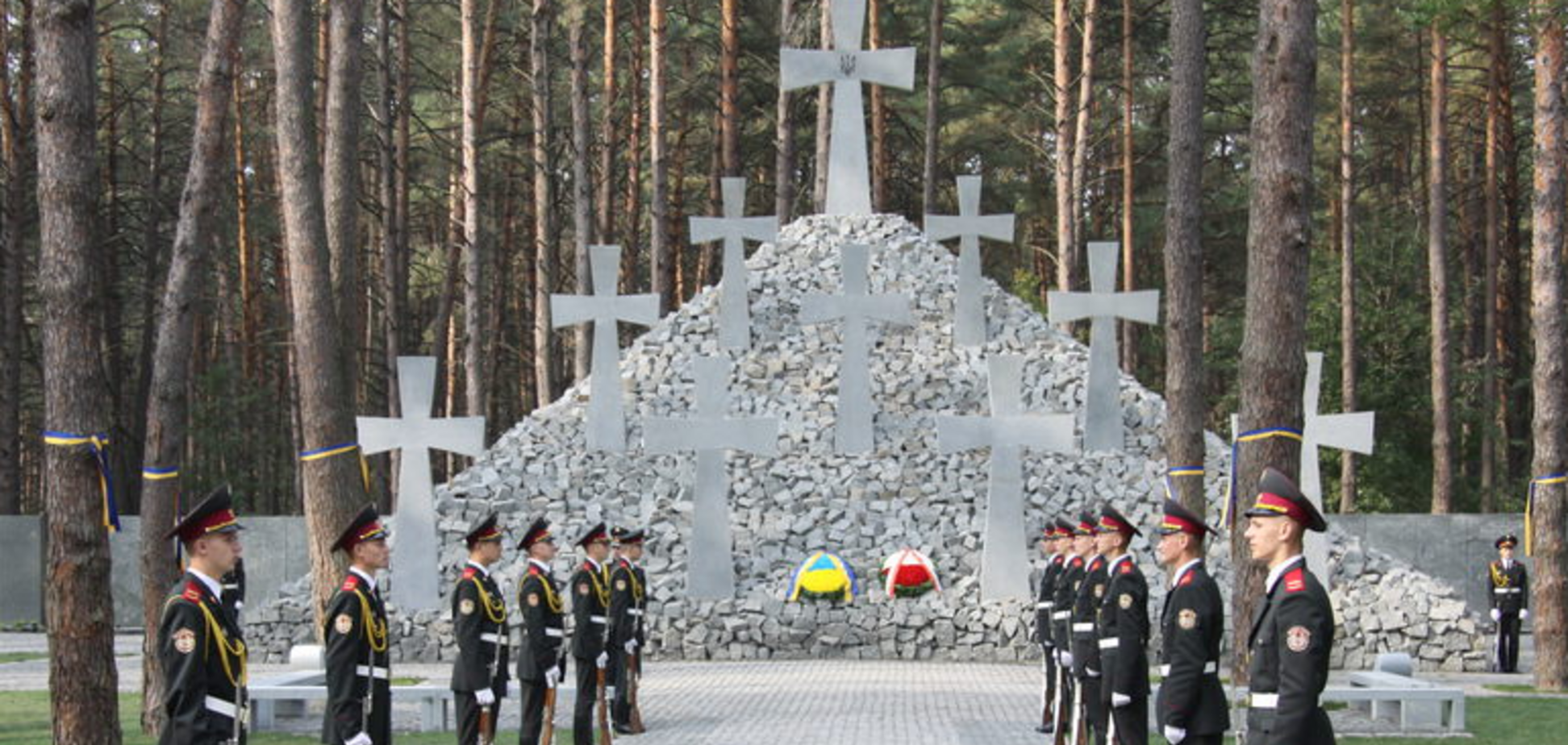 В Україні вшанували пам'ять жертв політичних репресій: що потрібно знати про траурну дату