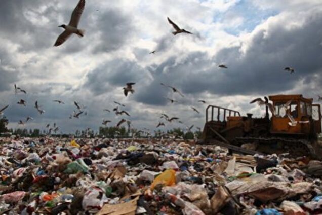 Поводження з відходами. Нарешті нас зобов'язують до чогось хорошого