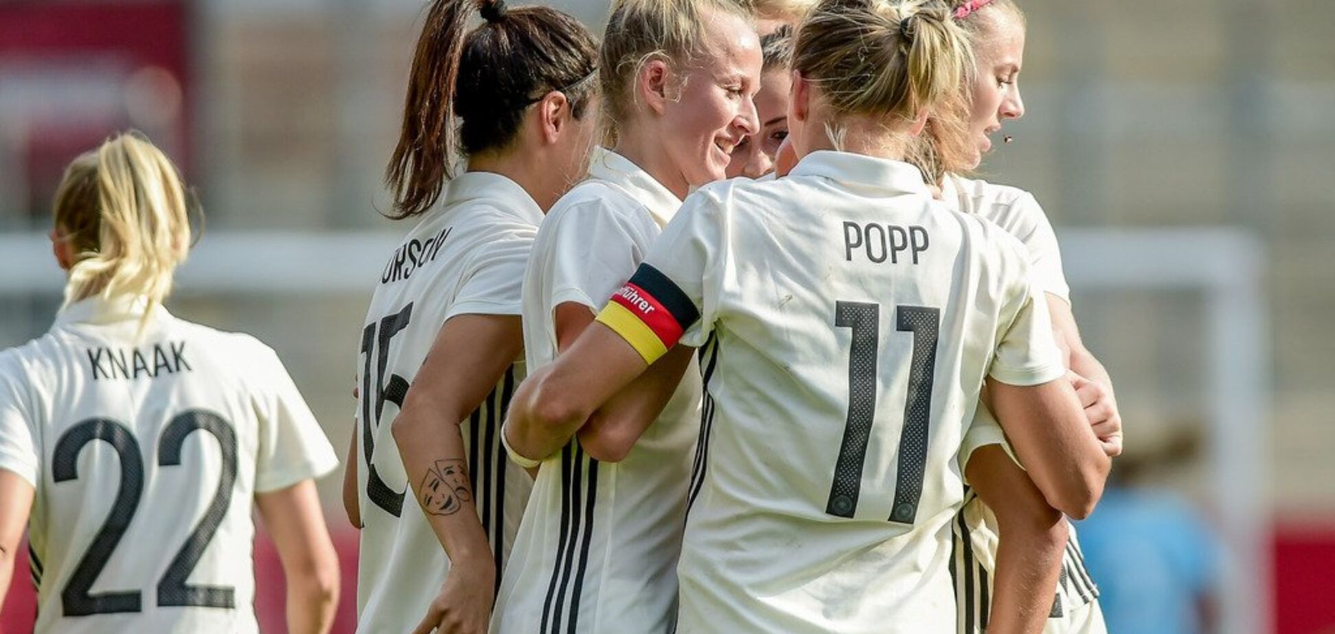 'У нас нет я*ц, но мы не домохозяйки': женская сборная Германии шокировала смелым видео
