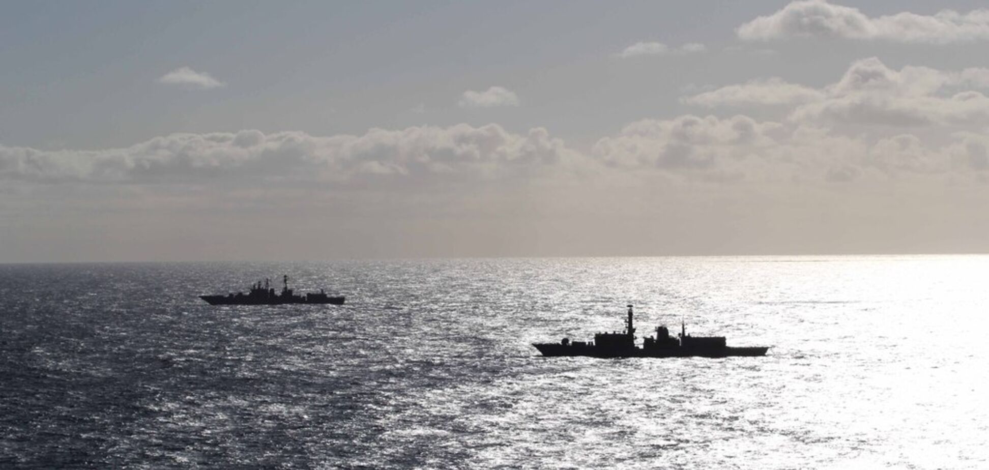 Кораблі Британії та Росії 'зіткнулися' в Ла-Манші: фото інциденту