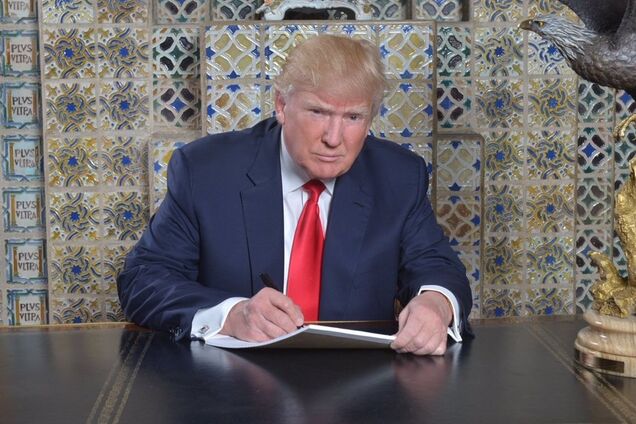 Трамп, підпис