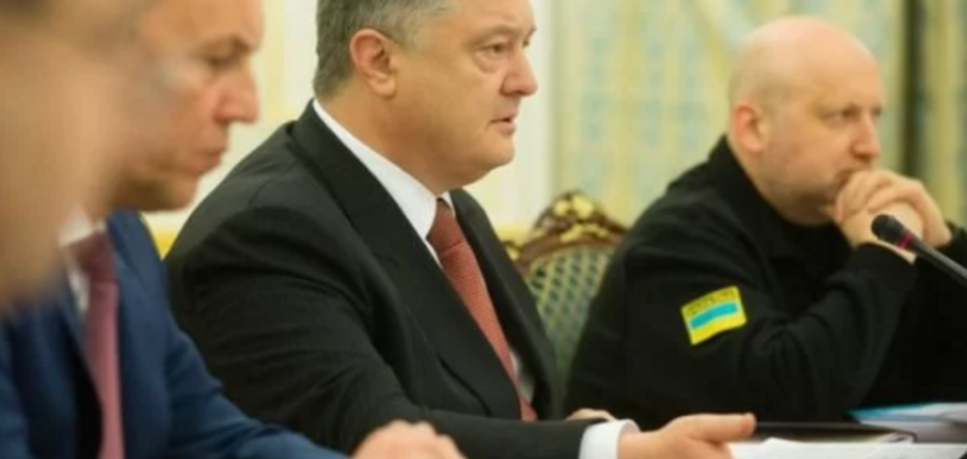 Порошенко ввів у дію важливе військове рішення РНБО: про що мова