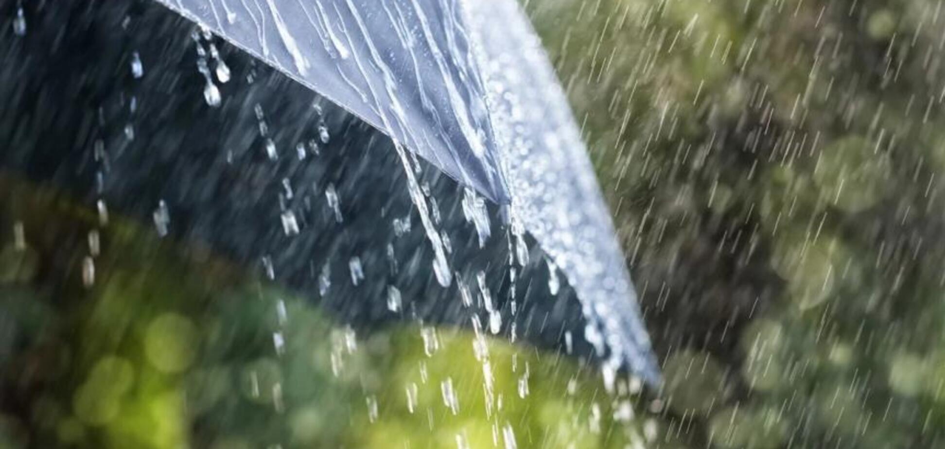 Дощі з градом: синоптик уточнила прогноз по Україні