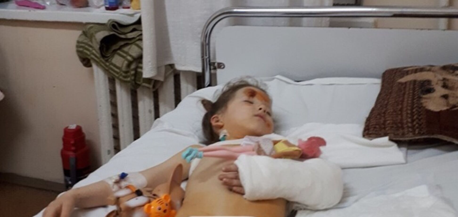 Восемь переломов и рваные раны: появились жуткие подробности о ДТП с 4-летней дочкой экс-АТОшника 