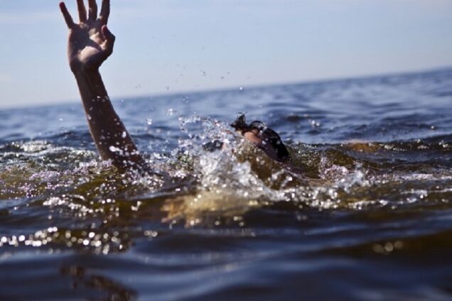 Купался с пьяной матерью: под Киевом утонул 5-летний ребенок