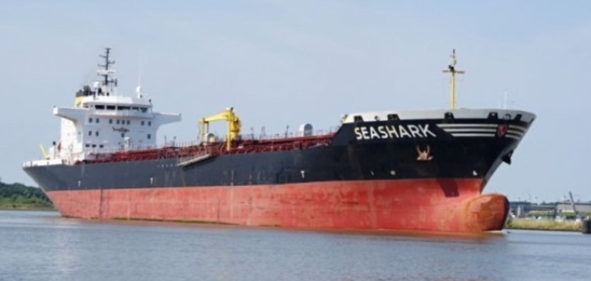 'Жизнь под угрозой': египетские военные задержали украинский танкер