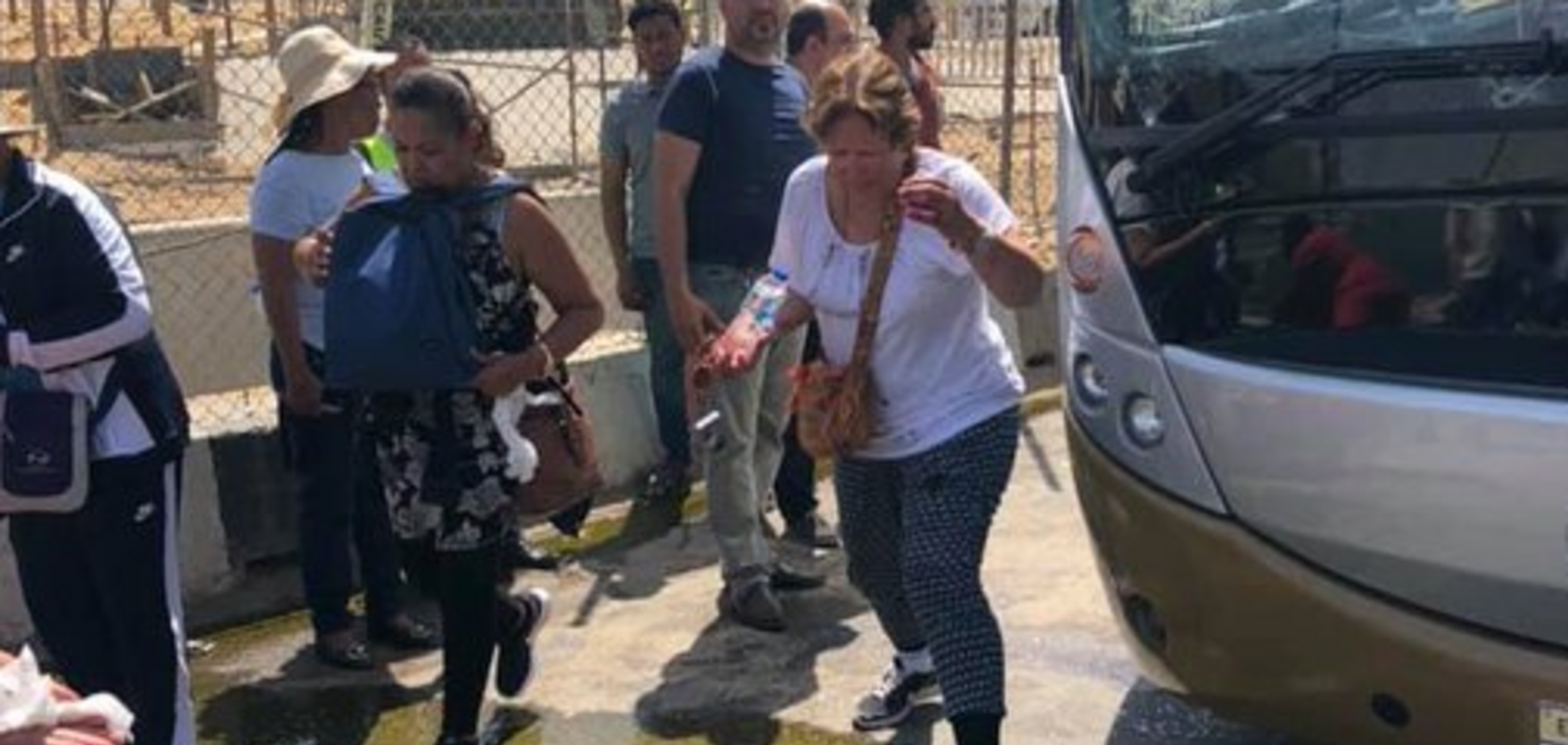 В Египте взорвалась бомба возле автобуса с туристами: первые фото