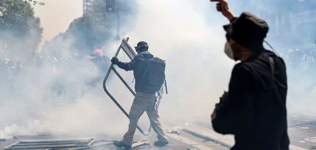 протесты в Париже