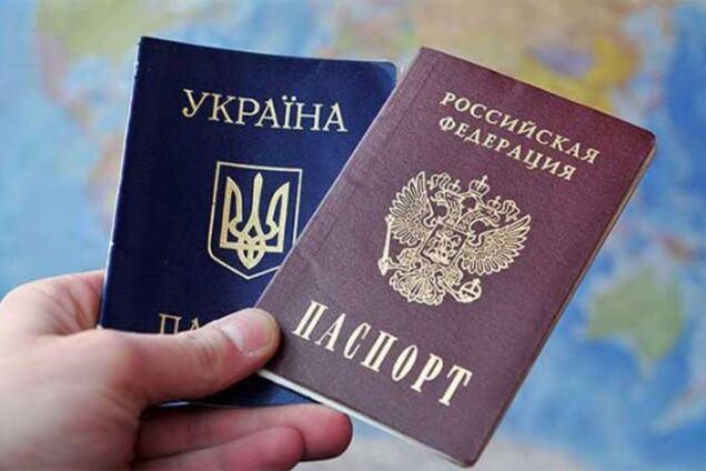 "Продали Родину за 2 тысячи?!" Цимбалюк пристыдил получателей паспортов РФ на Донбассе