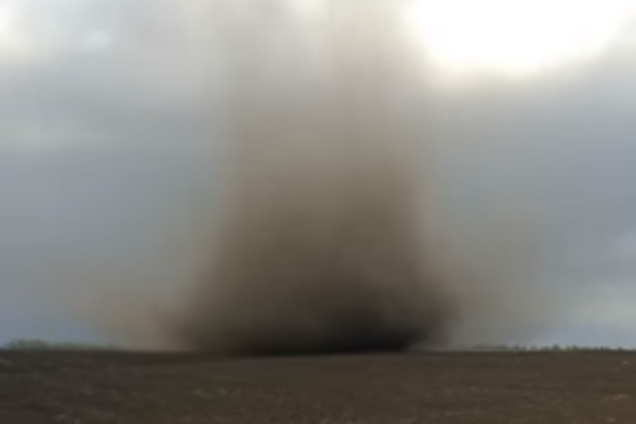 Украину накрыли природные аномалии: устрашающие фото и видео